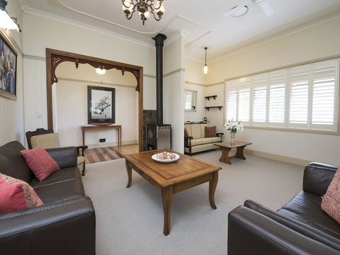 The Guesthouse Maleny - Accommodation 4U 24