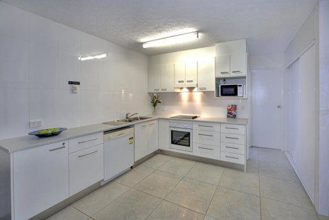 Surf Dance Apartments - Accommodation 4U 23