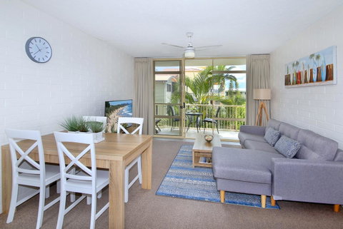 Surf Dance Apartments - Accommodation 4U 4