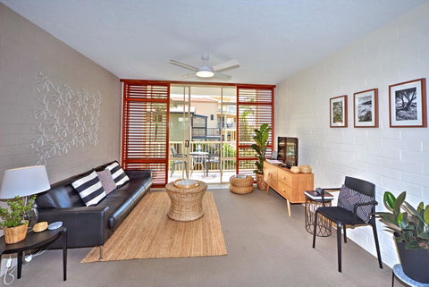 Surf Dance Apartments - Accommodation 4U 10