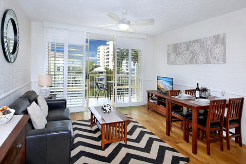 Surf Dance Apartments - Accommodation 4U 7