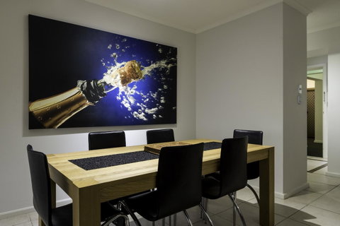 Moorings On Cavill Surfers Paradise - Accommodation 4U 3