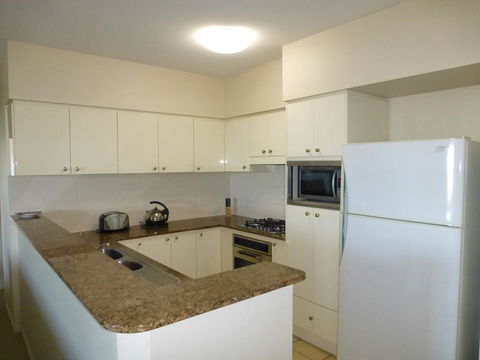 The Oasis Apartments - Accommodation 4U 16