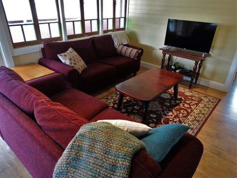 Loughmore House - Accommodation 4U 8