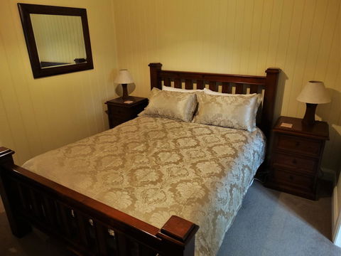 Loughmore House - Accommodation 4U 7