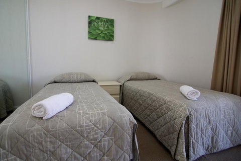 Surfers Mayfair - Accommodation 4U 9