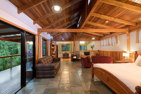 Sharlynn By The River - Accommodation 4U 1
