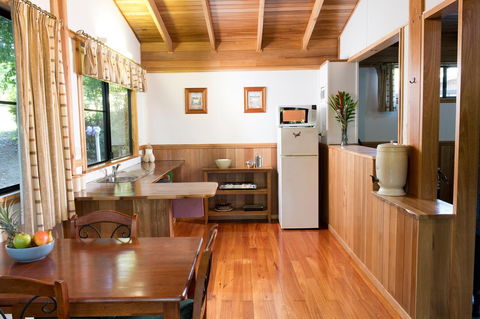 Sharlynn By The River - Accommodation 4U 44
