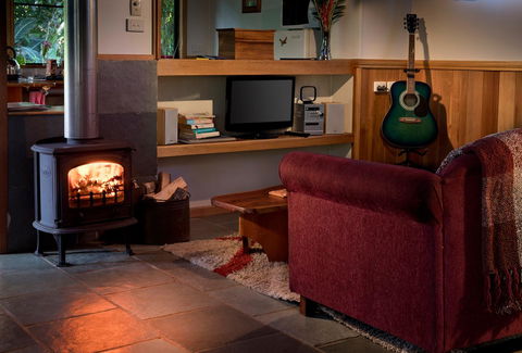 Sharlynn By The River - Accommodation 4U 36