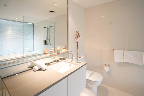 Circle On Cavill Surfers Paradise Apartments-Holiday Paradise - Accommodation 4U 0