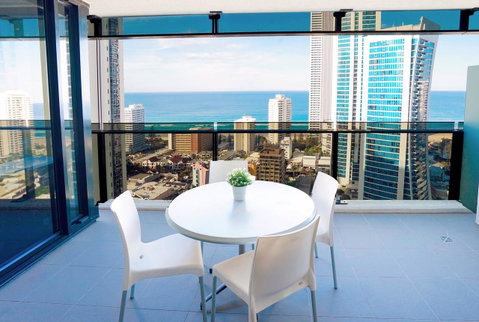 Circle On Cavill Surfers Paradise Apartments-Holiday Paradise - Accommodation 4U 2