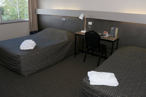 Brighton Hotel - Accommodation 4U 4