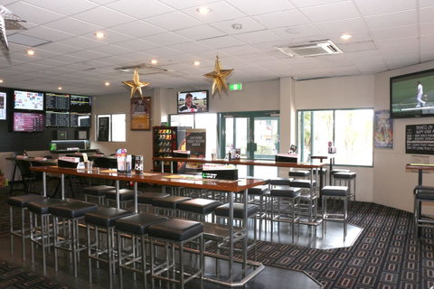 Brighton Hotel - Accommodation 4U 16
