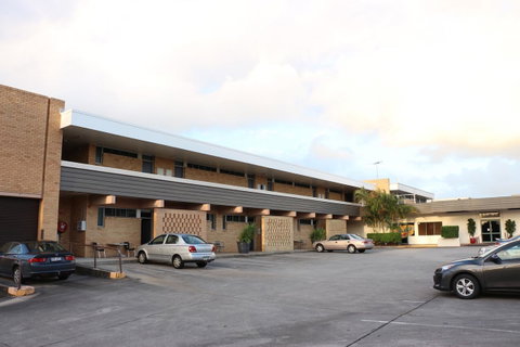 Brighton Hotel - Accommodation 4U 21
