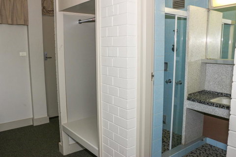 Brighton Hotel - Accommodation 4U 10