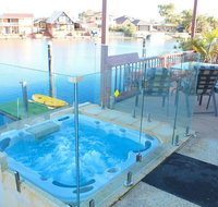Waterside Resort Style - Accommodation 4U