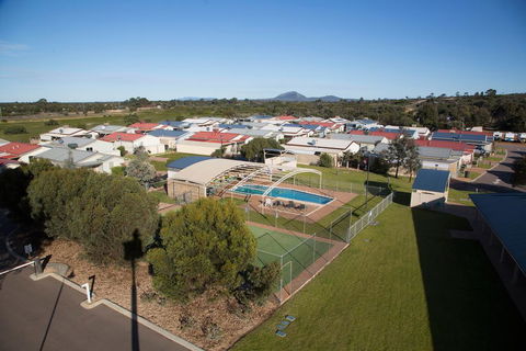 Wavecrest Village & Tourist Park - Accommodation 4U 1