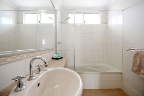 Wavecrest Village & Tourist Park - Accommodation 4U 3