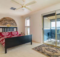 West Lakes Townhouse - Accommodation 4U