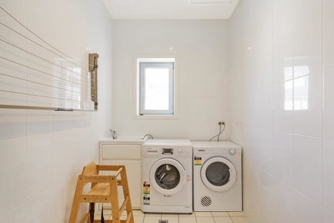 Wharf Apartment Unit 15 - Accommodation 4U 3