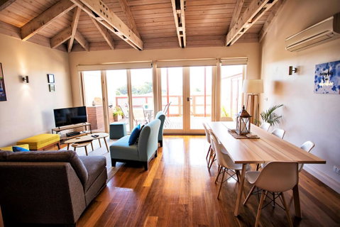 WHARF COTTAGE - Accommodation 4U 0