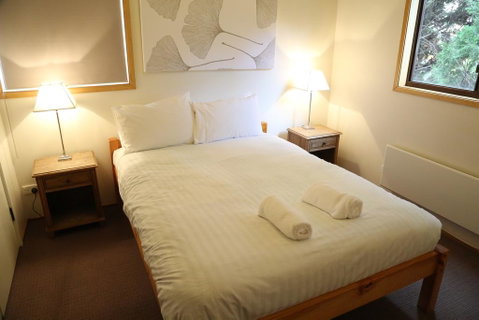 Whispering Pines 1 - Accommodation 4U 3