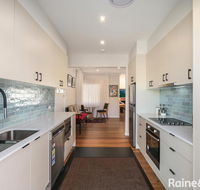 White Beach - 42 Ash Street - Accommodation 4U