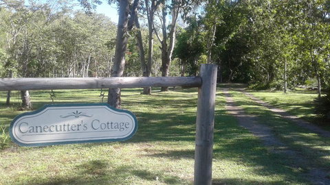 Whitsunday Cane Cutters Cottage - Accommodation 4U 1