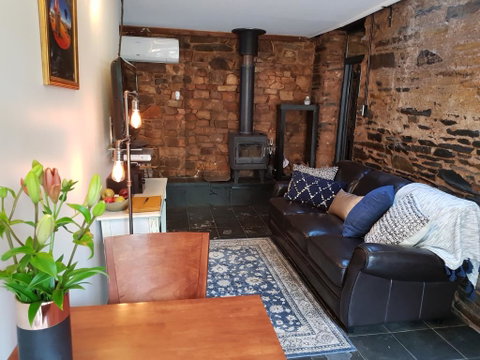 William Hunt's Retreat - Redwood Studio - Accommodation 4U 0