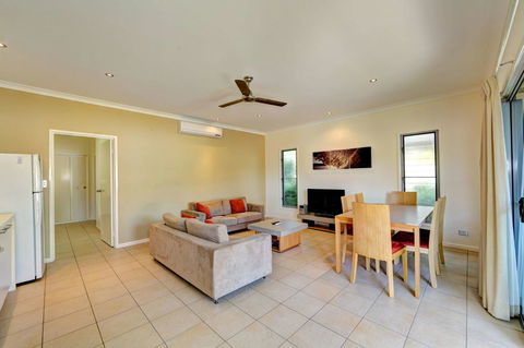 Woodgate Beach Houses - Accommodation 4U 1