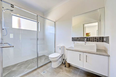 Woodgate Beach Houses - Accommodation 4U 3