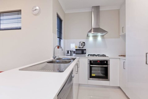 Woodlands - Home With A View - Accommodation 4U 3