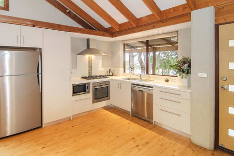 Woodstone Grass Tree Cottage - Accommodation 4U 1
