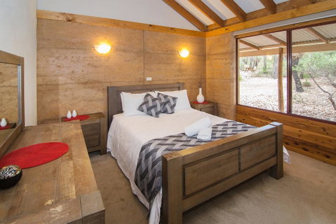 Woodstone Grass Tree Cottage - Accommodation 4U 2