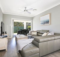 Wowly Waters - Pet Friendly - 1 Min Walk to Beach - Accommodation 4U