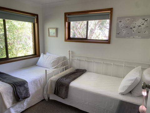 Wreck Beach Cottage @ Shoal Bay - Accommodation 4U 3