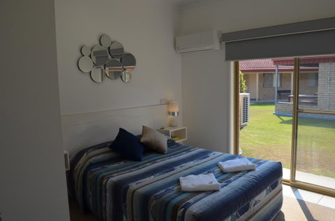 Yamba Motor Inn - Accommodation 4U 1