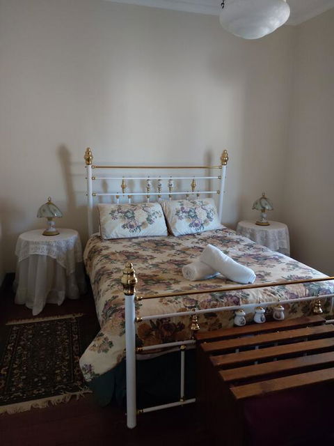 York Cottages And Burnley House - Accommodation 4U 1