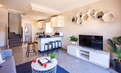 Your Home Here In Sydney - Accommodation 4U 0