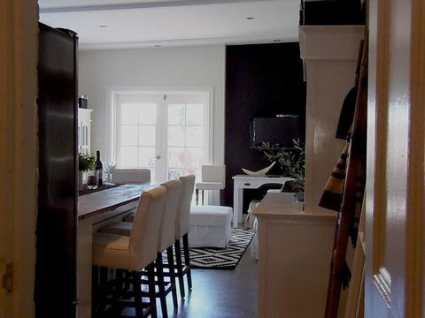 YSG The Edward Townhouses 155 And 157 - Steps To Town - Accommodation 4U 0