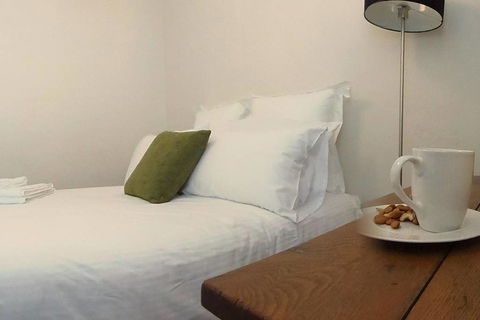 YSG The Edward Townhouses 155 And 157 - Steps To Town - Accommodation 4U 1
