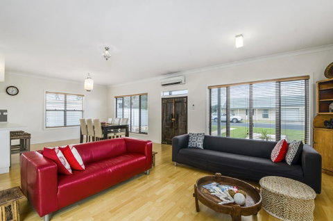 Zaahira House - Accommodation 4U 1