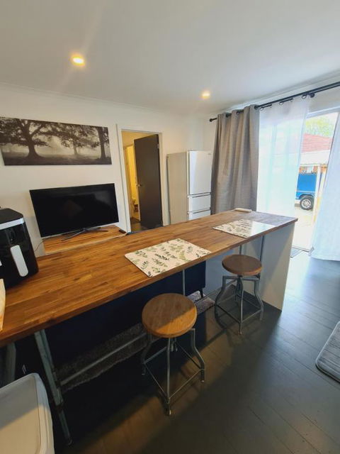 1 Bedroom Self-contained Apartment In Lalor - Accommodation 4U 3