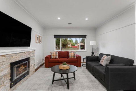 \'Muir House\' Laidback Family Living In Ballarat - Accommodation 4U 0