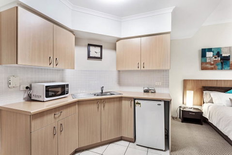 Zenith Studio, Unit 3/10 Messines Street - Accommodation 4U 1