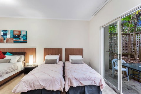 Zenith Studio, Unit 3/10 Messines Street - Accommodation 4U 2