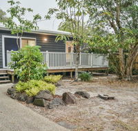 Currimundi Beach House - 1min to Currimundi Lake  Beach - Accommodation 4U