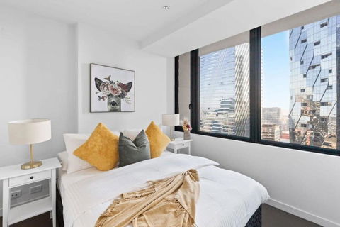 A 2BR Apt With City Views Next To Southern Cross - Accommodation 4U 0