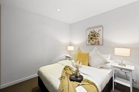 A 2BR Apt With City Views Next To Southern Cross - Accommodation 4U 4