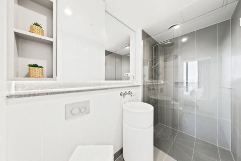 A 3BR Apt Next To Melbourne Central FREE Parking - Accommodation 4U 3